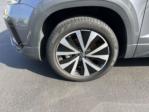 Used 2022 Volkswagen Taos SE image 8