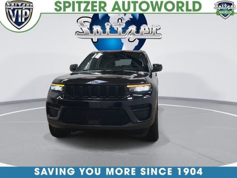 Used 2024 Jeep Grand Cherokee Altitude image 7