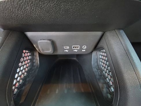 Used 2023 Chevrolet TrailBlazer RS AWD/4WD image 19