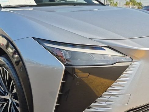 Used 2024 Lexus RZ 300e Premium w/ Technology Package FWD image 10