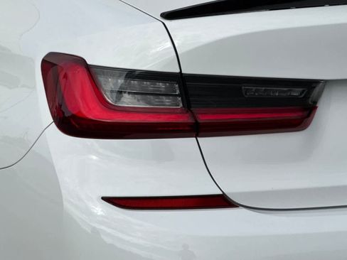 Used 2022 BMW 330i Sedan w/ M Sport Package RWD image 28