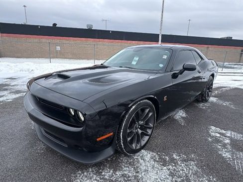 Used 2021 Dodge Challenger R/T Scat Pack w/ Scat Pack Stripe image 1