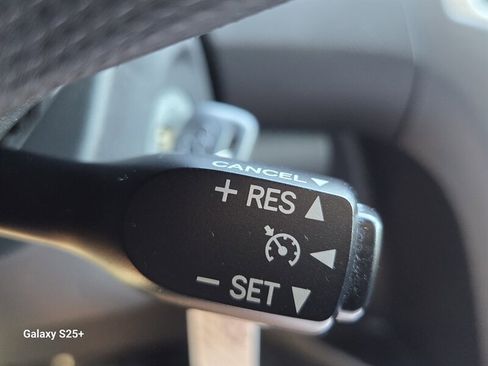 Used 2009 Toyota Yaris S FWD image 22