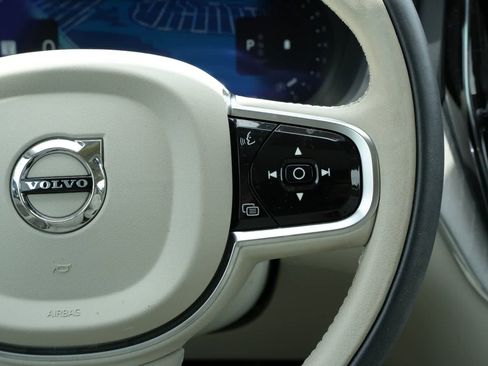 Used 2025 Volvo XC60 B5 Plus w/ Protection Package Premier AWD/4WD image 11