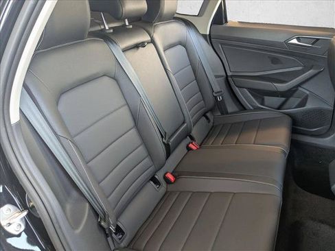 Used 2024 Volkswagen Jetta SE w/ Panoramic Sunroof Package FWD image 18