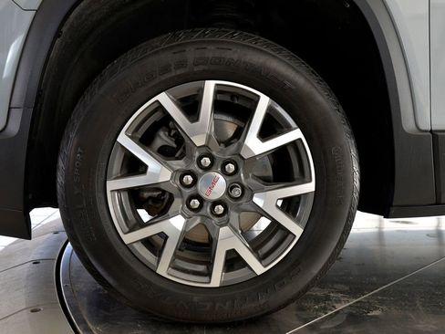 Used 2023 GMC Acadia SLE w/ Driver Convenience Package image 10