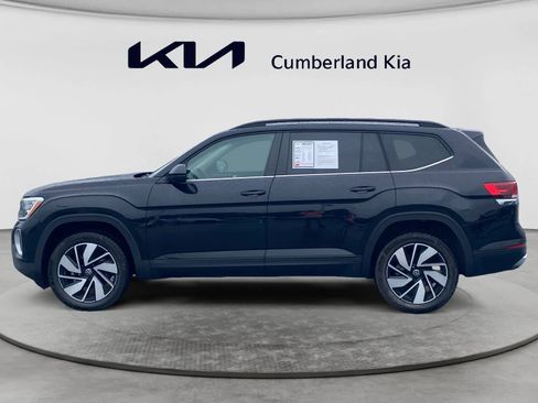 Used 2025 Volkswagen Atlas SE AWD/4WD image 2