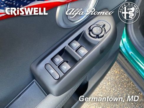 New 2024 Alfa Romeo Tonale Veloce image 16