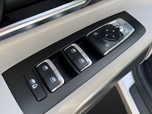Used 2022 Kia Telluride EX w/ EX Premium Package FWD image 11