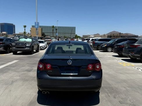 Used 2009 Volkswagen Jetta S FWD image 4