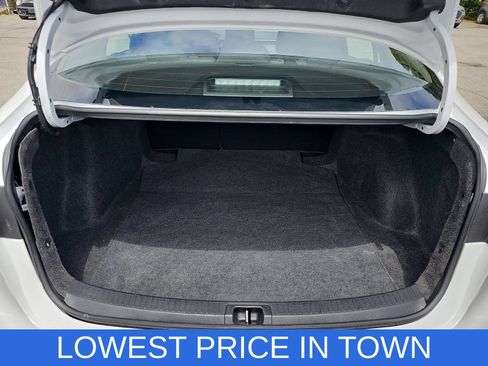 Used 2025 Toyota Corolla LE FWD image 12