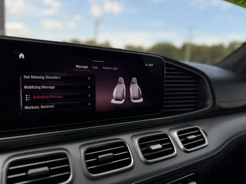 Used 2024 Mercedes-Benz GLS 63 AMG 4MATIC image 24