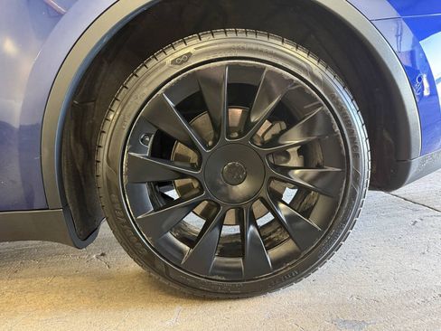 Used 2020 Tesla Model Y Long Range AWD/4WD image 18