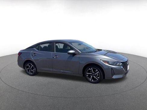 Used 2025 Nissan Sentra SV FWD image 2
