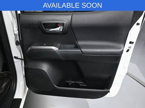 Used 2017 Toyota Tacoma TRD Sport w/ Tow Package (A/T) AWD/4WD image 29