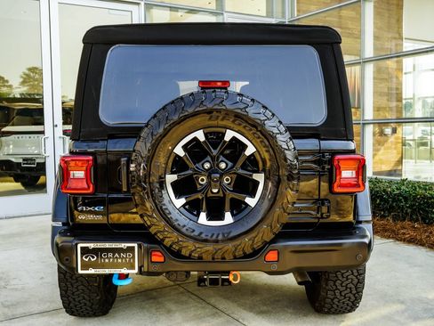Used 2024 Jeep Wrangler Unlimited Rubicon 4xe AWD/4WD image 11