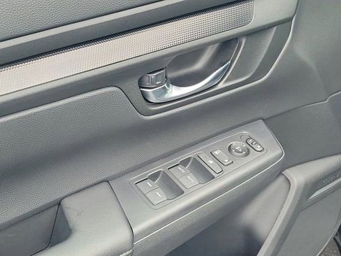 Certified 2025 Honda CR-V EX image 17