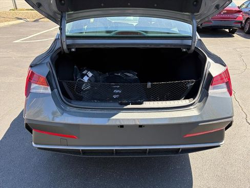 New 2026 Hyundai Elantra Hybrid FWD image 14