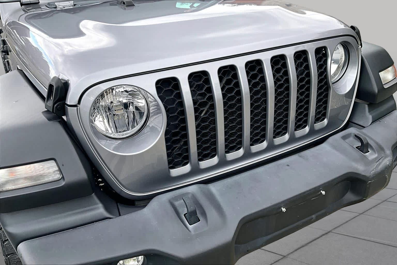 Used 2020 Jeep Gladiator Sport w/ Quick Order Package 24S AWD/4WD image 30