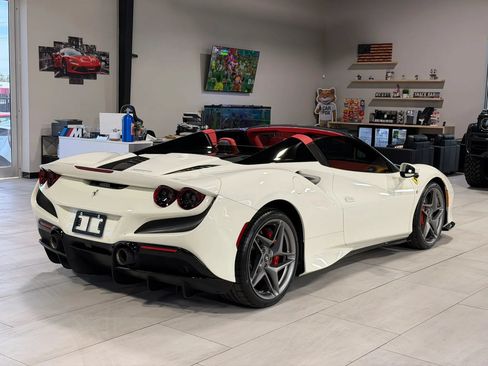 Used 2021 Ferrari F8 Tributo RWD image 18