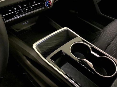 Used 2025 Chevrolet Equinox LT image 17