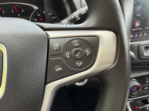 Used 2023 GMC Terrain SLE w/ Driver Convenience Package FWD image 15