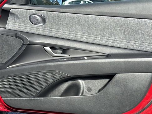 New 2025 Hyundai Elantra Limited image 14