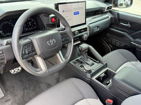 Used 2025 Toyota Tacoma TRD Sport AWD/4WD image 10