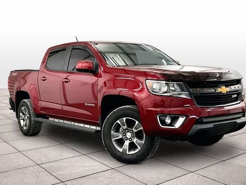 Used 2018 Chevrolet Colorado Z71 AWD/4WD image 2
