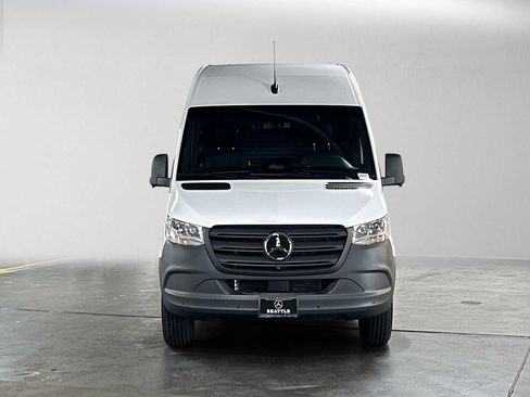 Used 2026 Mercedes-Benz Sprinter 2500 image 8