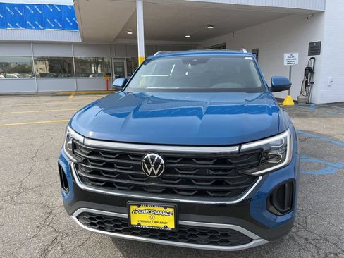 New 2025 Volkswagen Atlas Cross Sport SE AWD/4WD image 17
