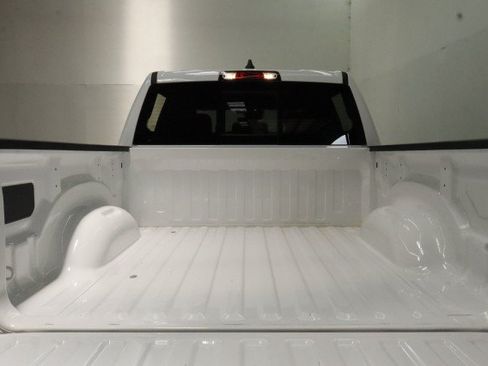 Used 2025 RAM 1500 Laramie AWD/4WD image 33