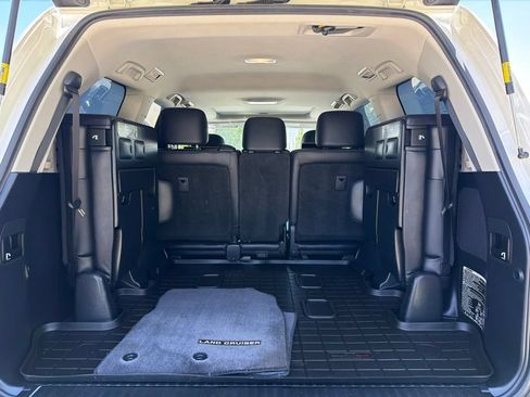 Used 2016 Toyota Land Cruiser AWD/4WD image 18