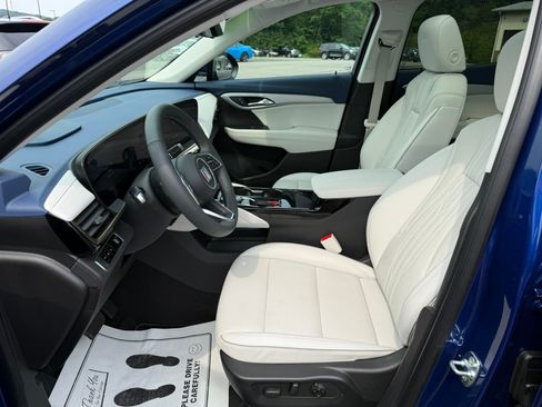 Used 2025 Buick Envision Avenir AWD/4WD image 11