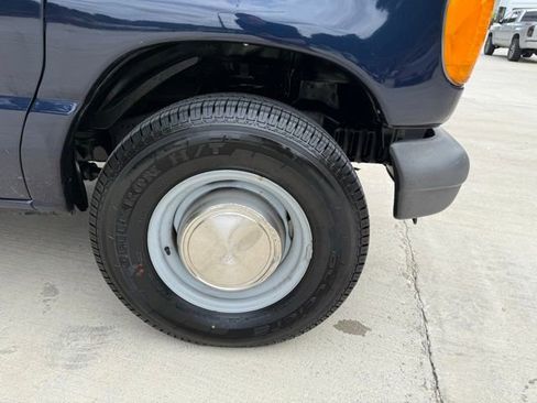 Used 2003 Ford E-350 and Econoline 350 XL RWD image 14