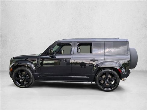 Used 2023 Land Rover Defender 110 V8 AWD/4WD image 9