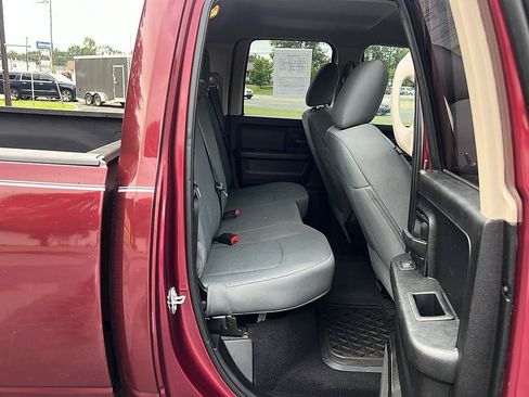 Used 2017 RAM 1500 Express RWD image 28
