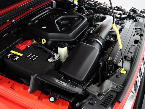 Used 2025 Jeep Wrangler Unlimited Sahara image 35