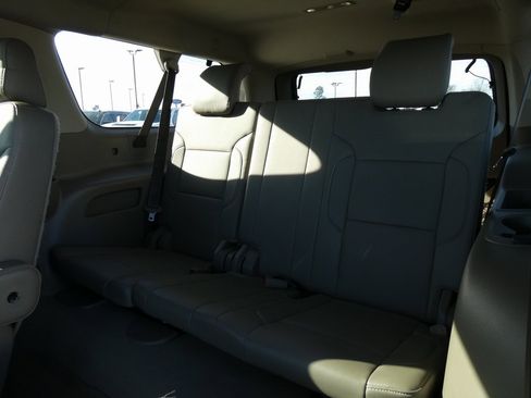 Used 2020 GMC Yukon XL SLT w/ Premium Edition image 25