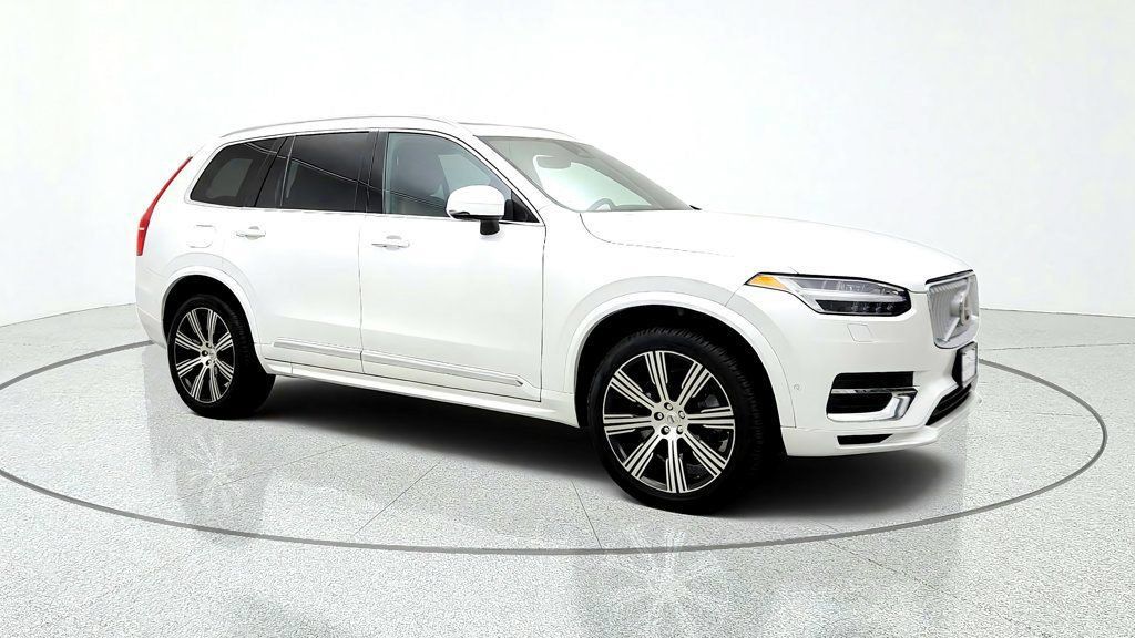 Used 2025 Volvo XC90 T8 Plus w/ Protection Package Premier AWD/4WD image 3