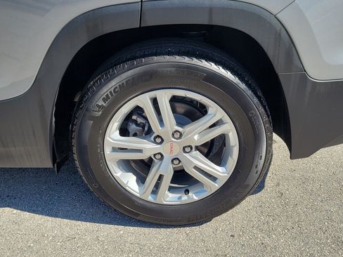 Used 2024 GMC Terrain SLE FWD image 26