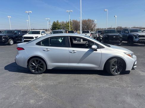 Used 2024 Toyota Corolla SE image 9