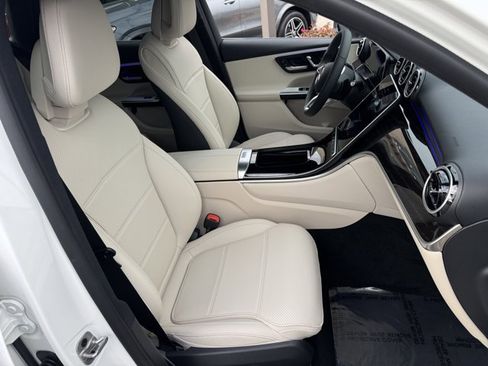 Used 2026 Mercedes-Benz GLC 300 image 6