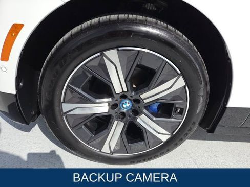 Used 2025 BMW iX xDrive50 w/ Sport Package AWD/4WD image 9