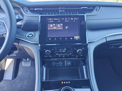 New 2025 Jeep Grand Cherokee L Altitude image 25