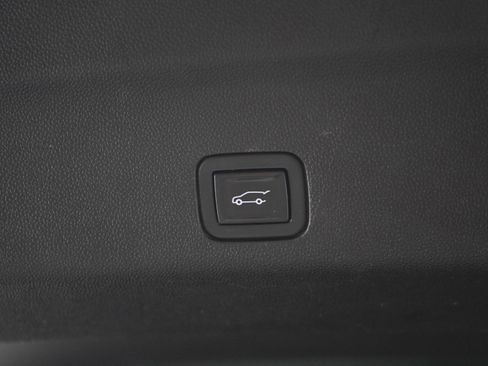 Used 2021 Chevrolet Tahoe RST w/ Luxury Package AWD/4WD image 19