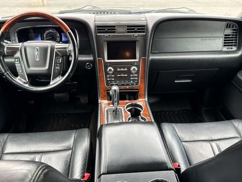 Used 2015 Lincoln Navigator 4WD image 15