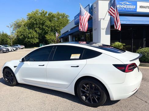 Used 2019 Tesla Model 3 Standard Range Plus RWD image 9