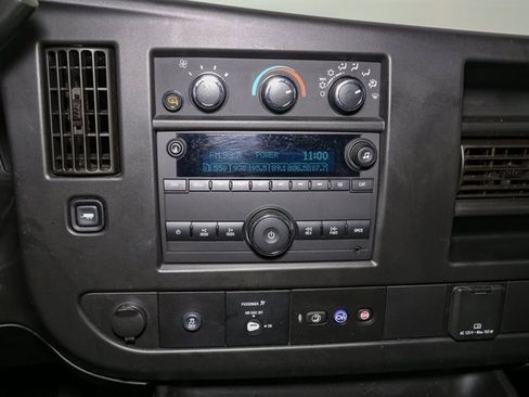 Used 2022 Chevrolet Express 2500 image 21