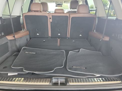 Used 2024 Mercedes-Benz GLS 450 4MATIC image 33